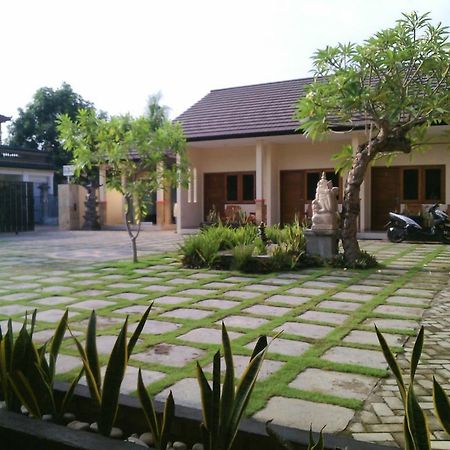 DeKa Homestay Mataram Eksteriør billede