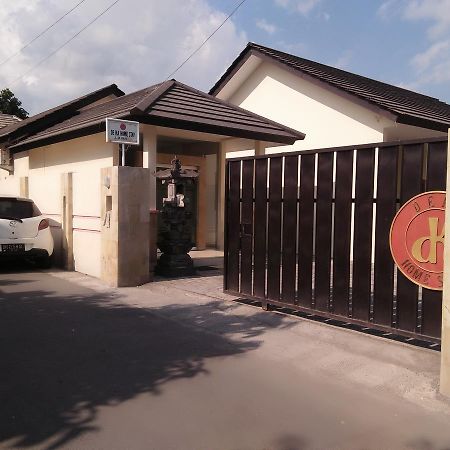 DeKa Homestay Mataram Eksteriør billede