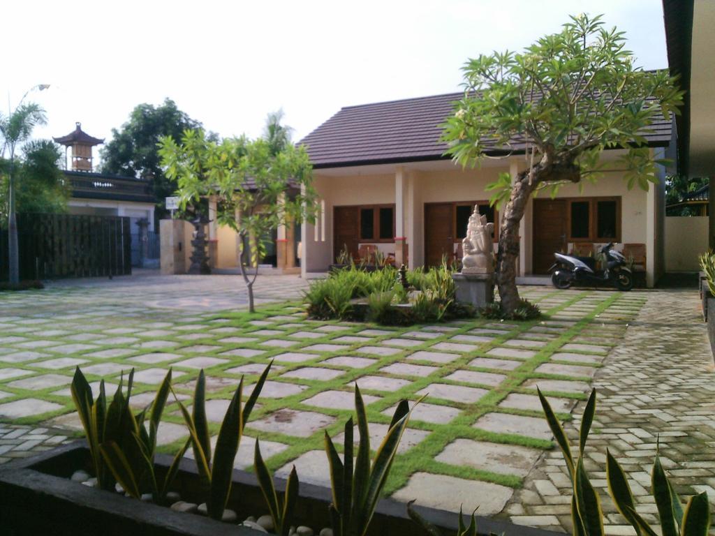 DeKa Homestay Mataram Eksteriør billede