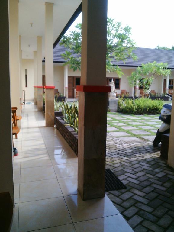 DeKa Homestay Mataram Eksteriør billede